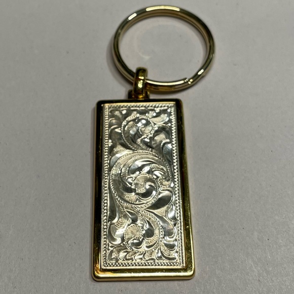 VTG silver and gold tone engraved decorative key chain - Picture 2 of 4